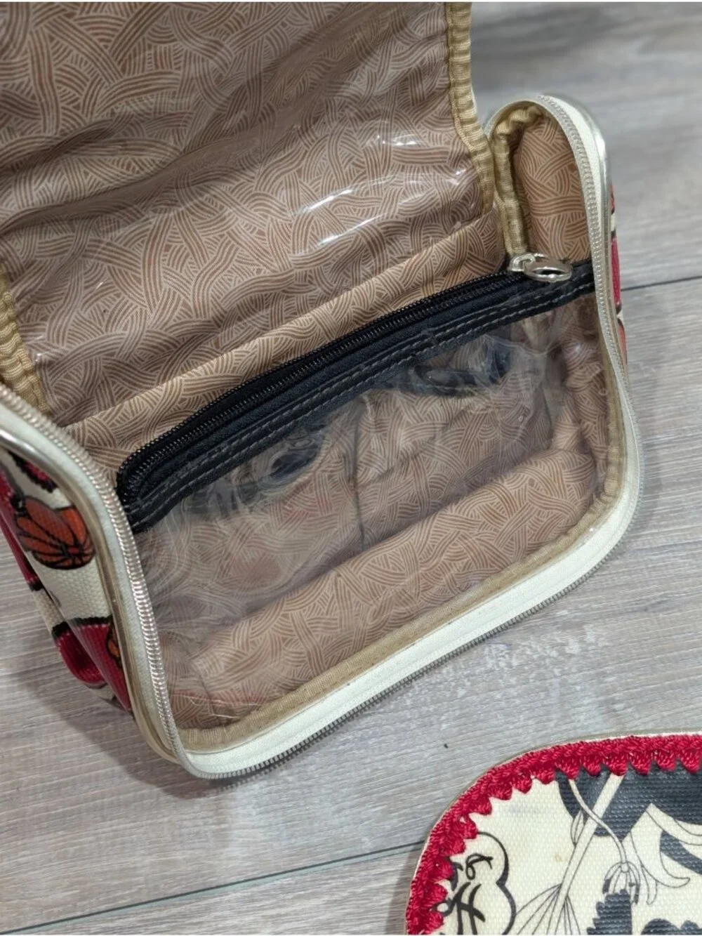 Sakroots Artist Circle Peace Print Birds Hanging Travel Organizer & Makeup Bag